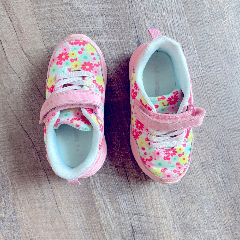 Carter’s size 7 toddler girls Velcro sneakers